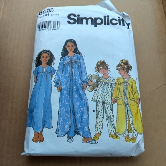 Simplicity Sewing Pattern 8488 Girls Robe Nightgown PJs Pajamas Sizes 3-6 - Picture 1 of 2